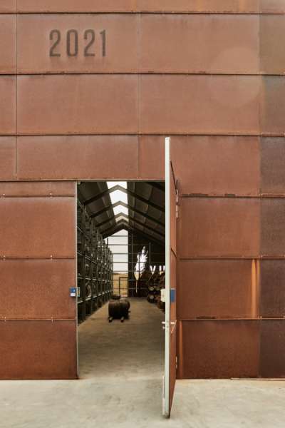 Dänischer Whisky, „gereift“ in rostigem Stahl, Thy Whisky Distillery, Gyrupvej 14, 7752 Snedsted